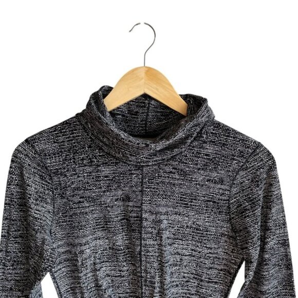 Lululemon Melodic Movement Long Sleeve Size 4 Twillines White Black - Picture 3 of 10